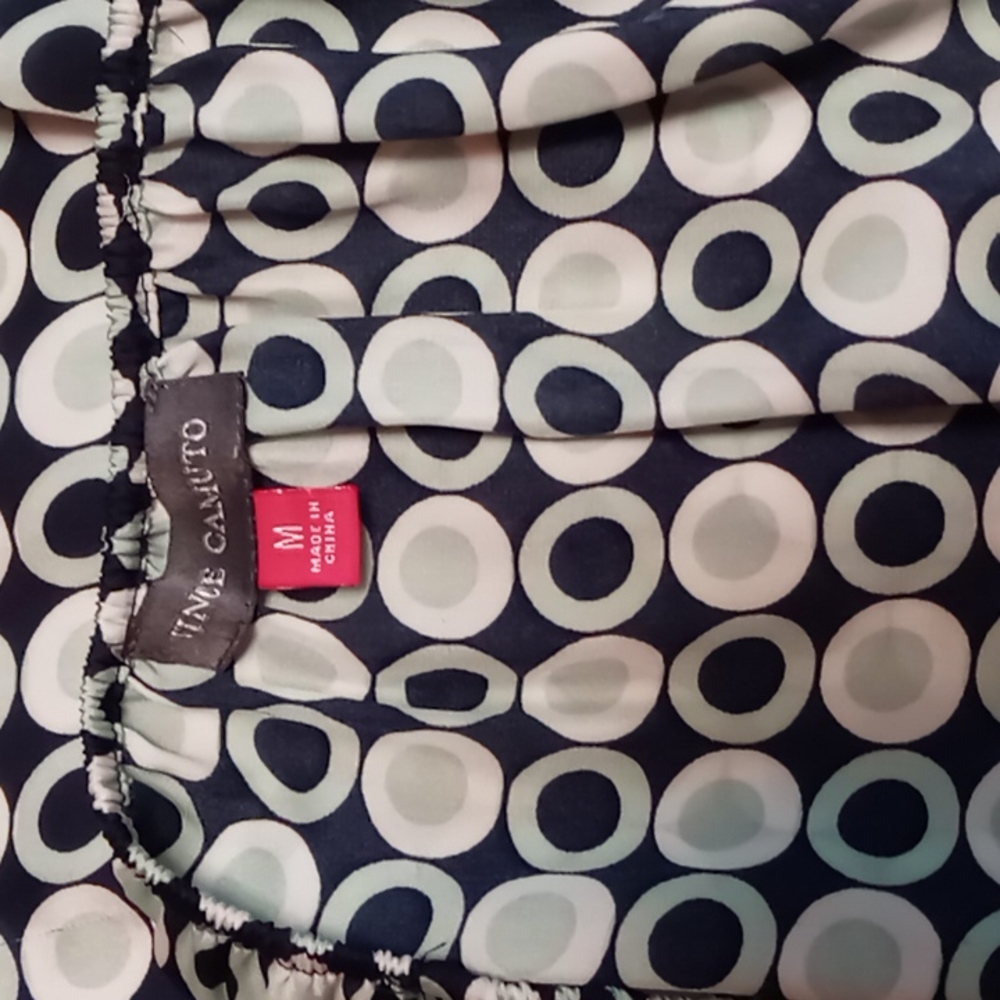Vince Camuto M Print Top w Cinch Waist - Picture 5 of 5